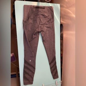 Size 6 LULULEMON ATHLETICA workout leggings